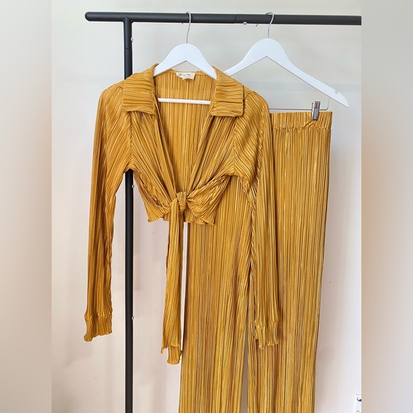 Spring Haze Gold Pleated Pant Set Size Large - Picture 14 of 16
